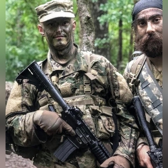 Cognar Fjallhersir är rolig och smart. Jag bor i Arizona och jag har två mopsar. - Picture 6 of 12